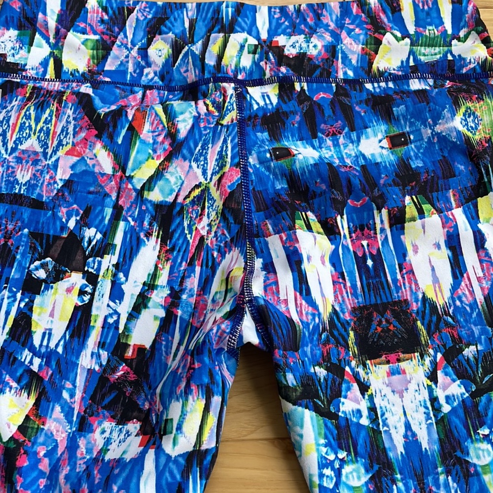 Lot of Fabletics High-Waisted Capri Leggings - Picture 5 of 10